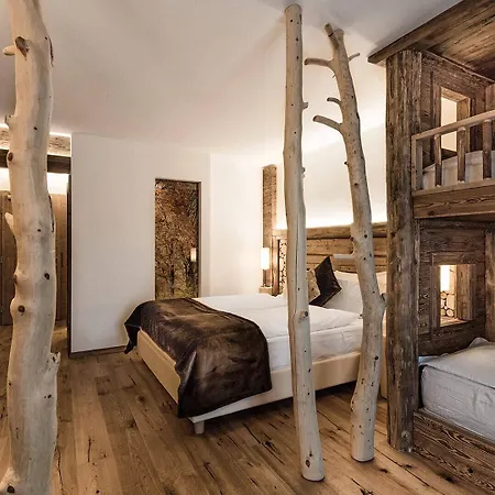Romantic Plaza Hotel Madonna