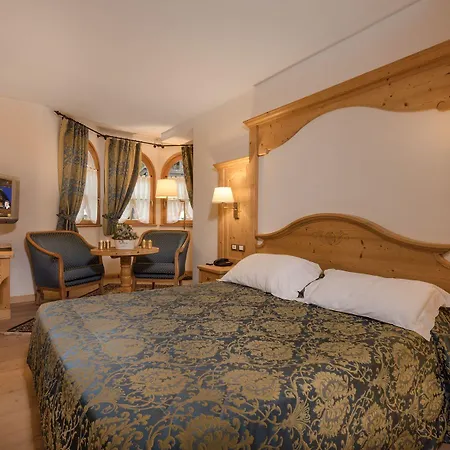 Romantic Plaza Hotel