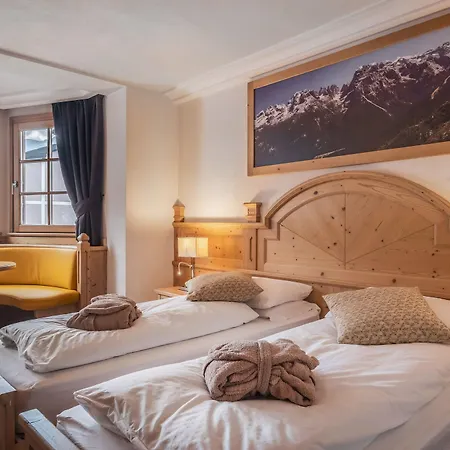 Hotel Romantic Plaza Madonna