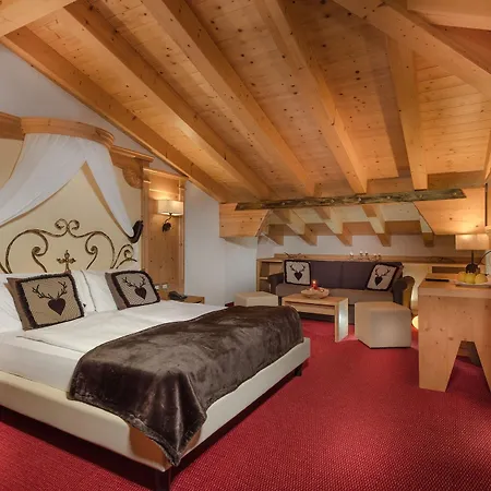 Romantic Plaza Hotel Madonna