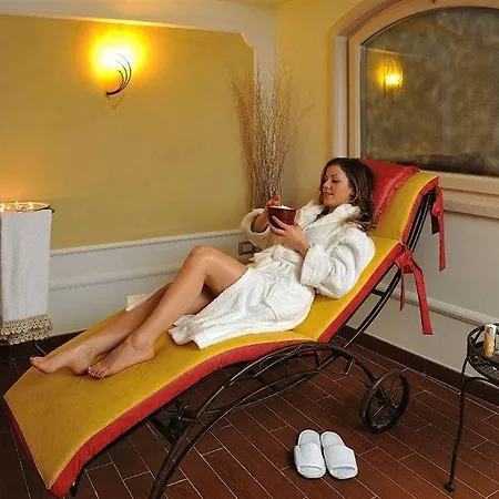 Hotel Romantic Plaza Madonna