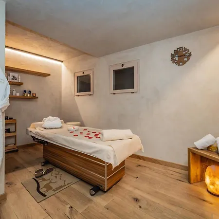 Romantic Plaza 4*