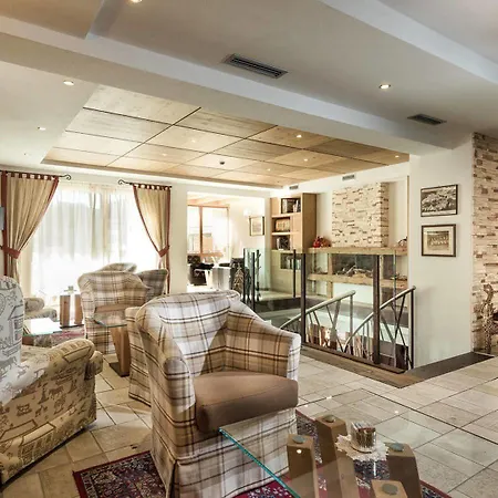 Hotel Romantic Plaza Madonna